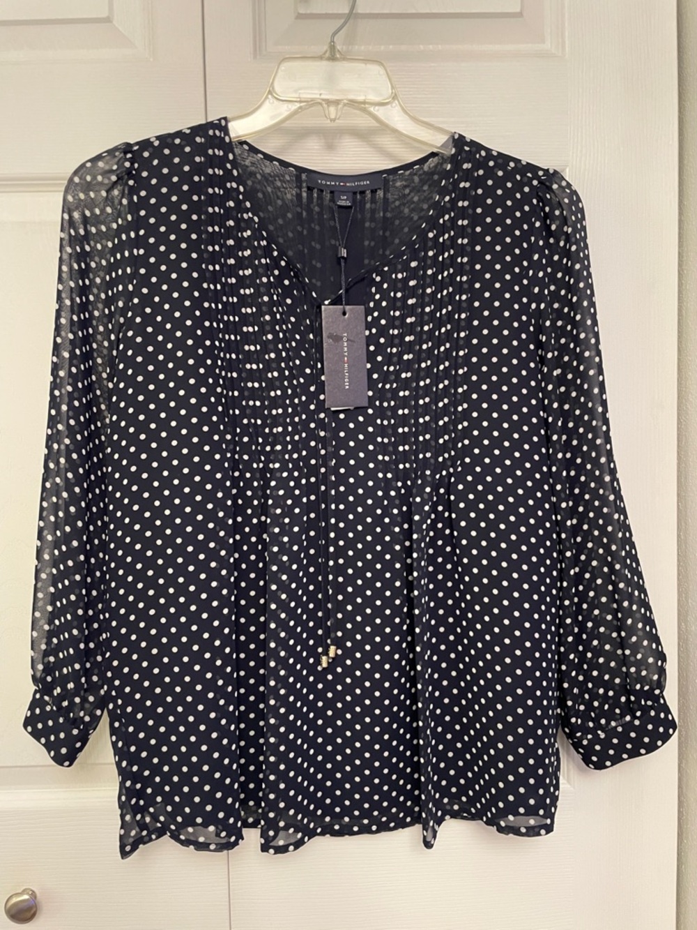 NWT TOMMY HILFIGER Popover Polka Dot Blouse with Pintuck Details Small